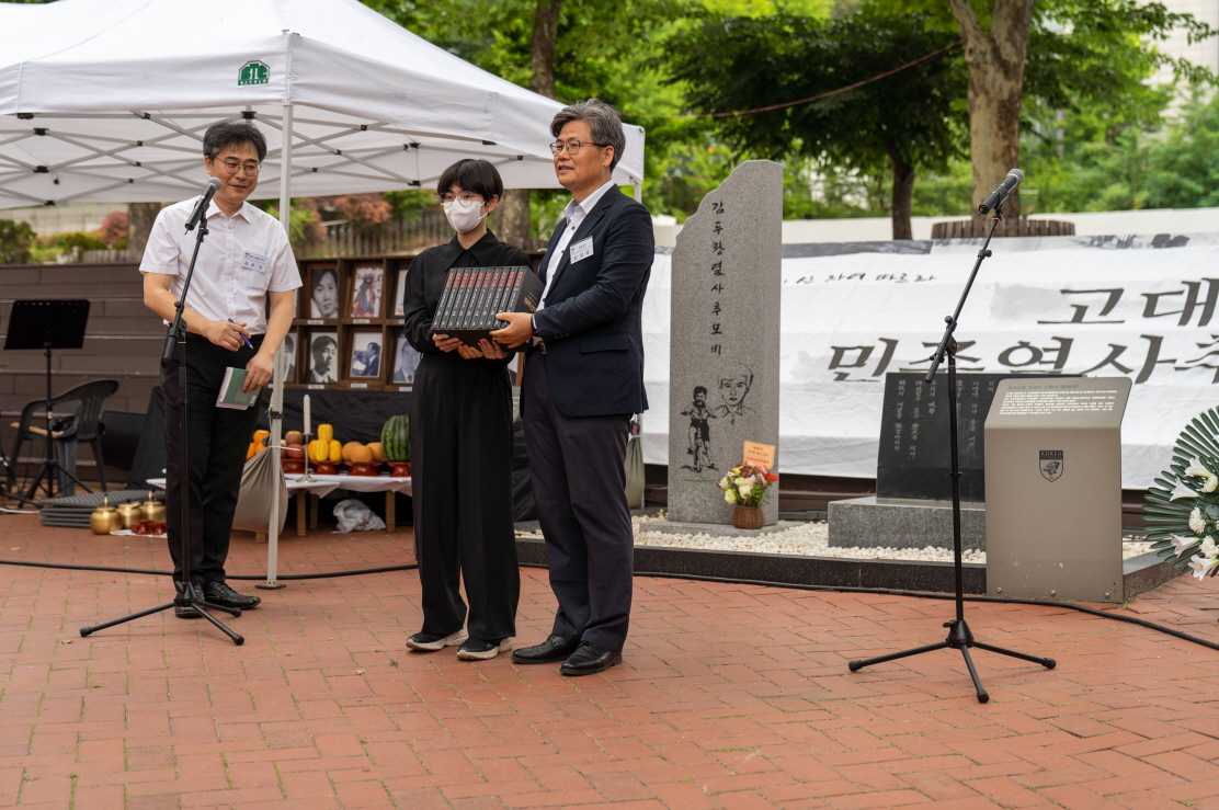 748321efcb21795.jpg